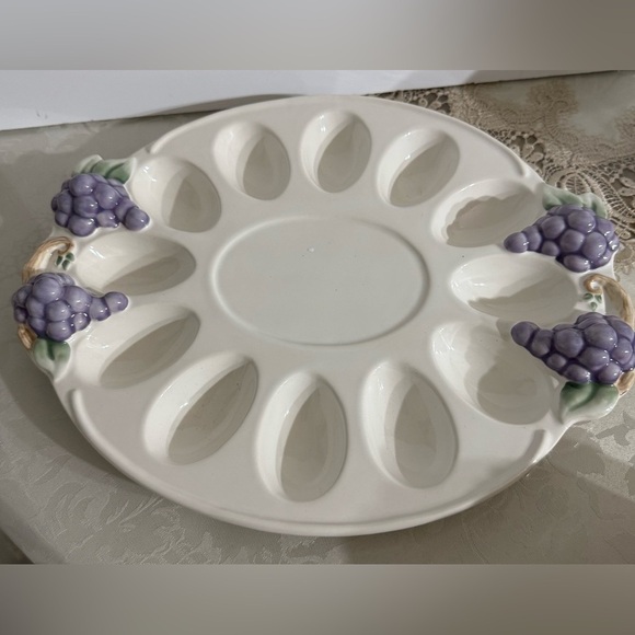 Pfaltzgraff Grapevine Deviled Egg Plate with Covered Bowl Vintage Farmhouse - Picture 7 of 13